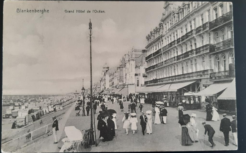 L'hôtel BLANKENBERGE au sommet de l'OCEAN DIGUE ZEEDIJK, Envoi