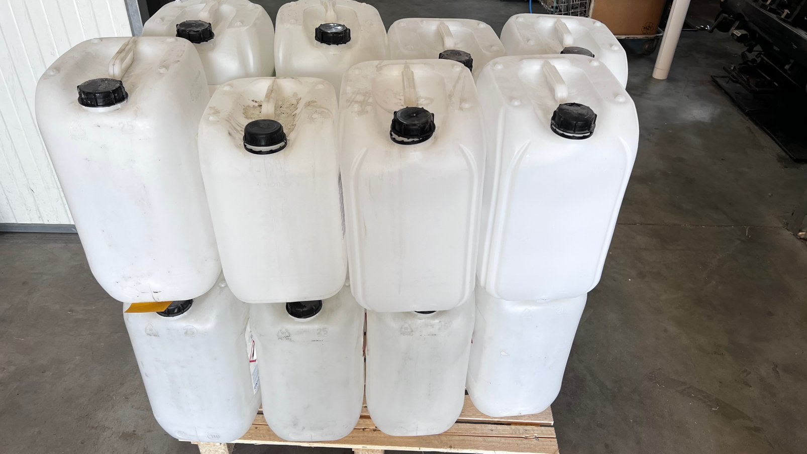 Bidons van 20 liter, Ophalen, Zo goed als nieuw