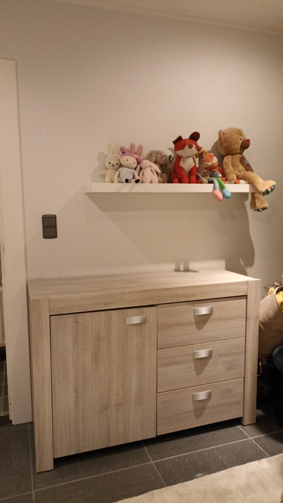 Babykamer: Bed / Commode / Kast / Nachtkastje, Ophalen, Zo goed als nieuw, Commode