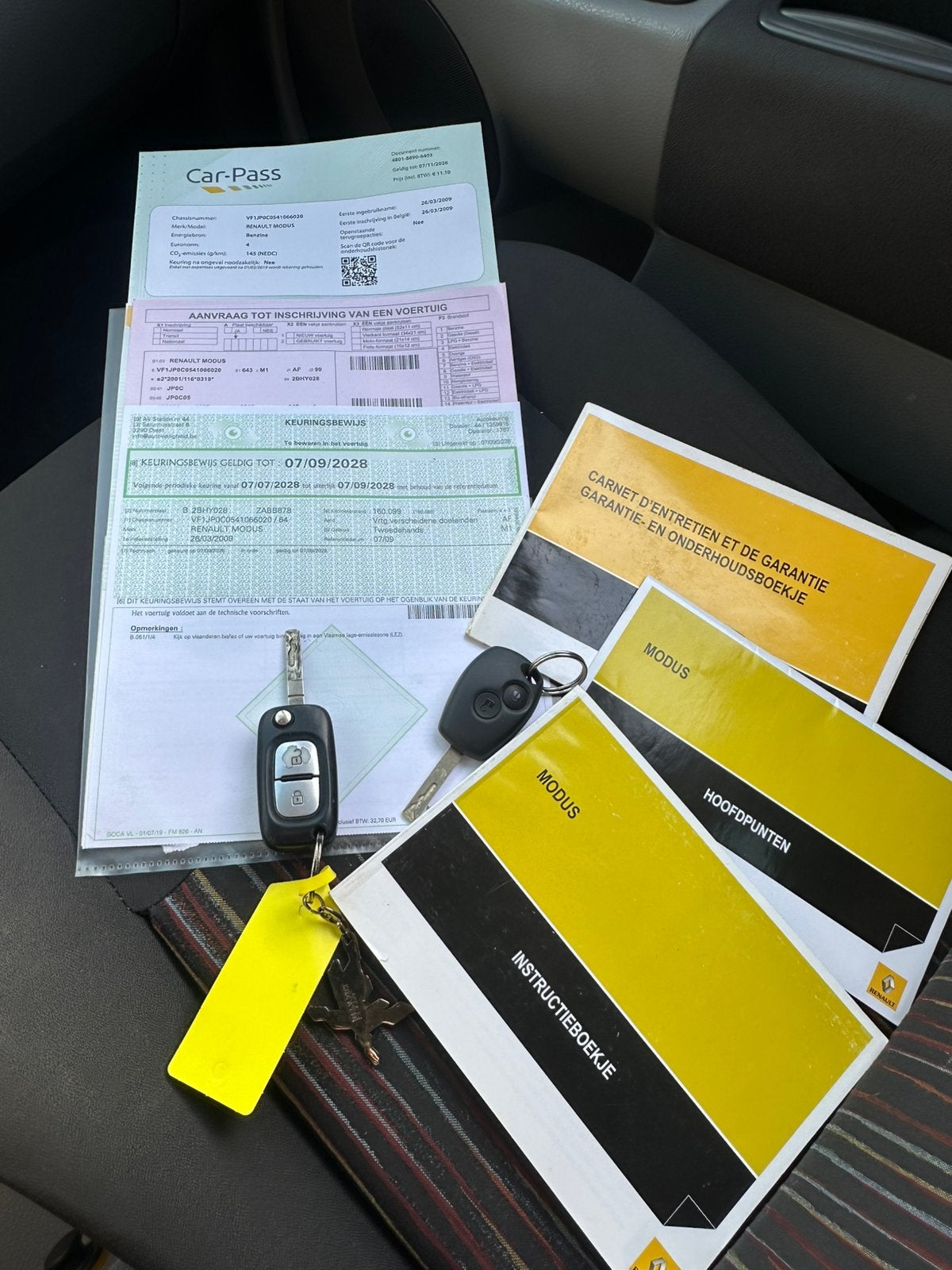 Renault mode 1.2 essence 4€ CarPlay, caméra et inspection, Autos, Achat, Entreprise, https://public.car-pass.be/verify/4801-8890-6403