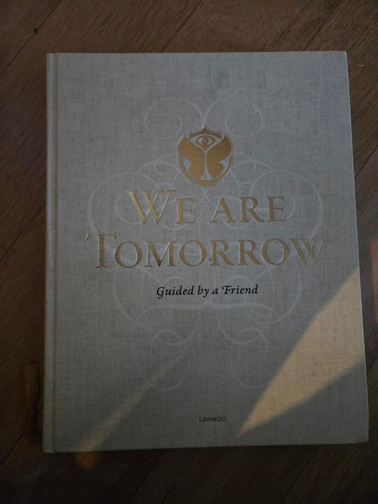 We are tomorrow, Boeken, Ophalen of Verzenden