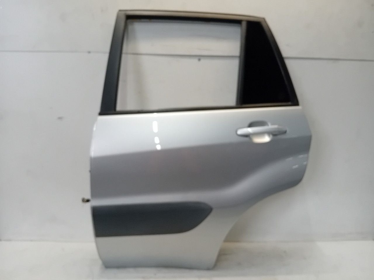 Portier links achter Toyota RAV4, Onderdelen@venauto.nl, Van der Ven Autorecycling B.V., Gebruikt, Ettenseweg 76, 4706 PB Roosendaal, The Netherlands
