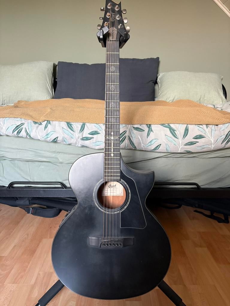 Cort semi akoestische gitaar, Musique & Instruments, Enlèvement, Utilisé
