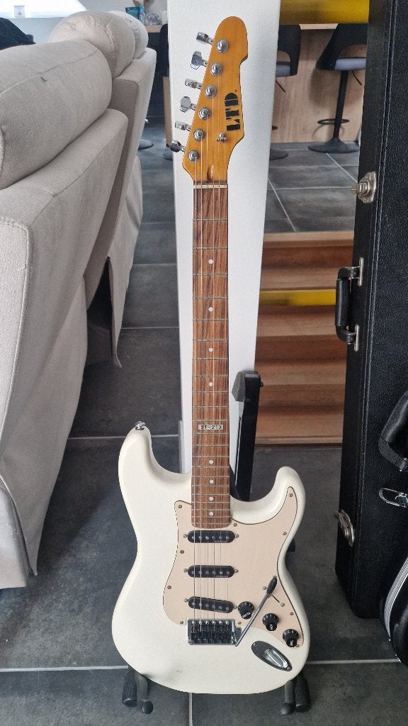 ESP LTD ST-213 (Olympic white & Sunburst), Muziek en Instrumenten, Ophalen, Gebruikt, Solid body, Overige merken