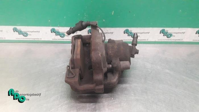Etrier de frein (pince) avant gauche d'un Volkswagen Touran, Volkswagen, -, 3 mois de garantie, Utilisé