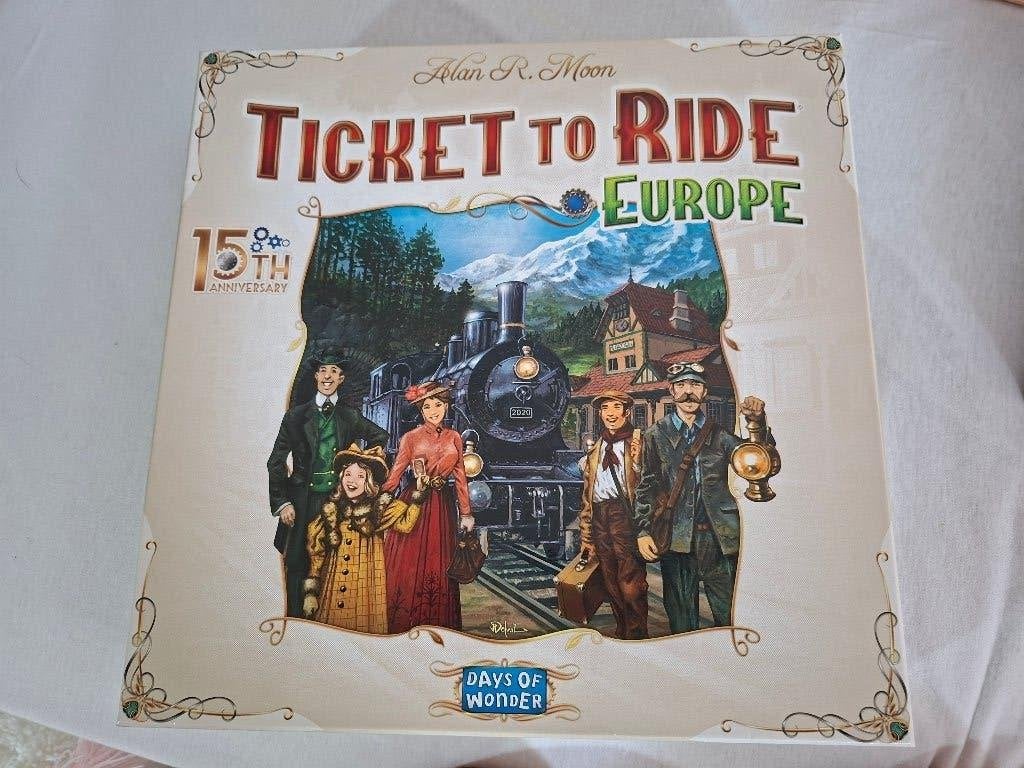 Ticket to ride Europe 15th anniversery luxe editie, Trois ou quatre joueurs, Enlèvement, Comme neuf, Days of Wonder