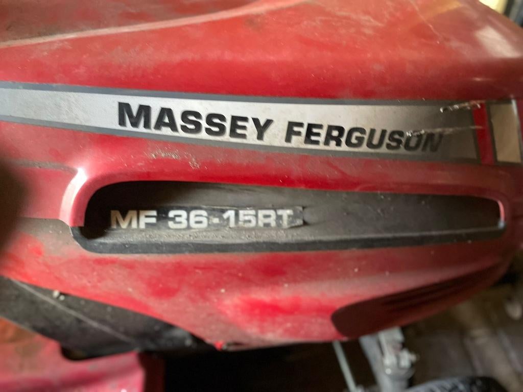 TE KOOP GEVRAAGD: Massey Ferguson zitmaaier, Ophalen, Gebruikt, Benzine-grasmaaier