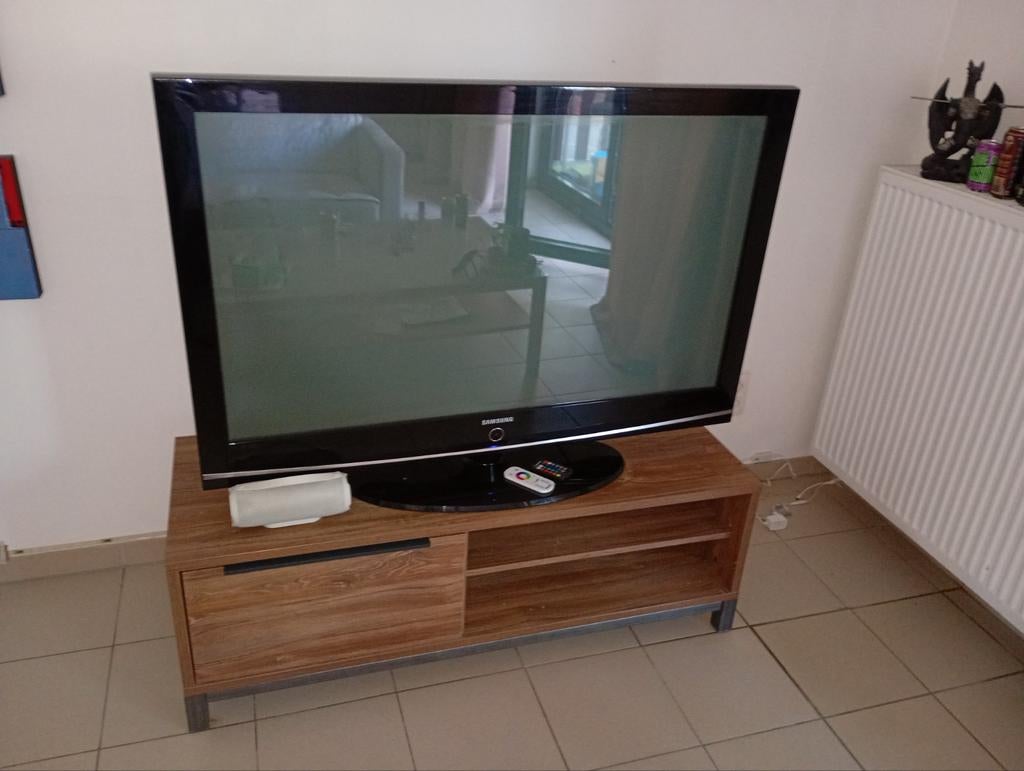 Samsung smart tv   Big tv bijna 2meter, Verzenden