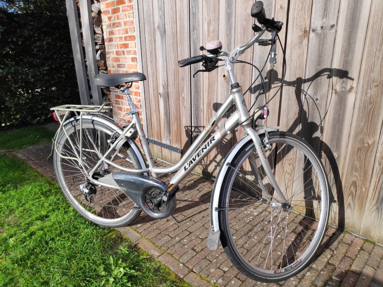 Damesfiets, Ophalen