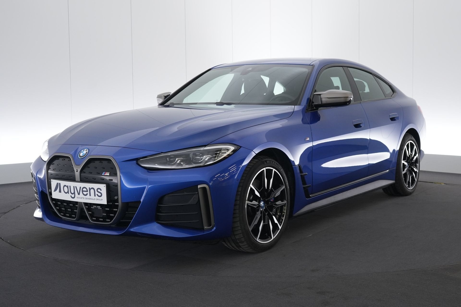(2CRQ700) BMW I4, Auto's, Gebruikt, https://public.car-pass.be/vhr/987e7374-7fe1-4970-9e81-64c4d0846f73, Blauw, Alcantara