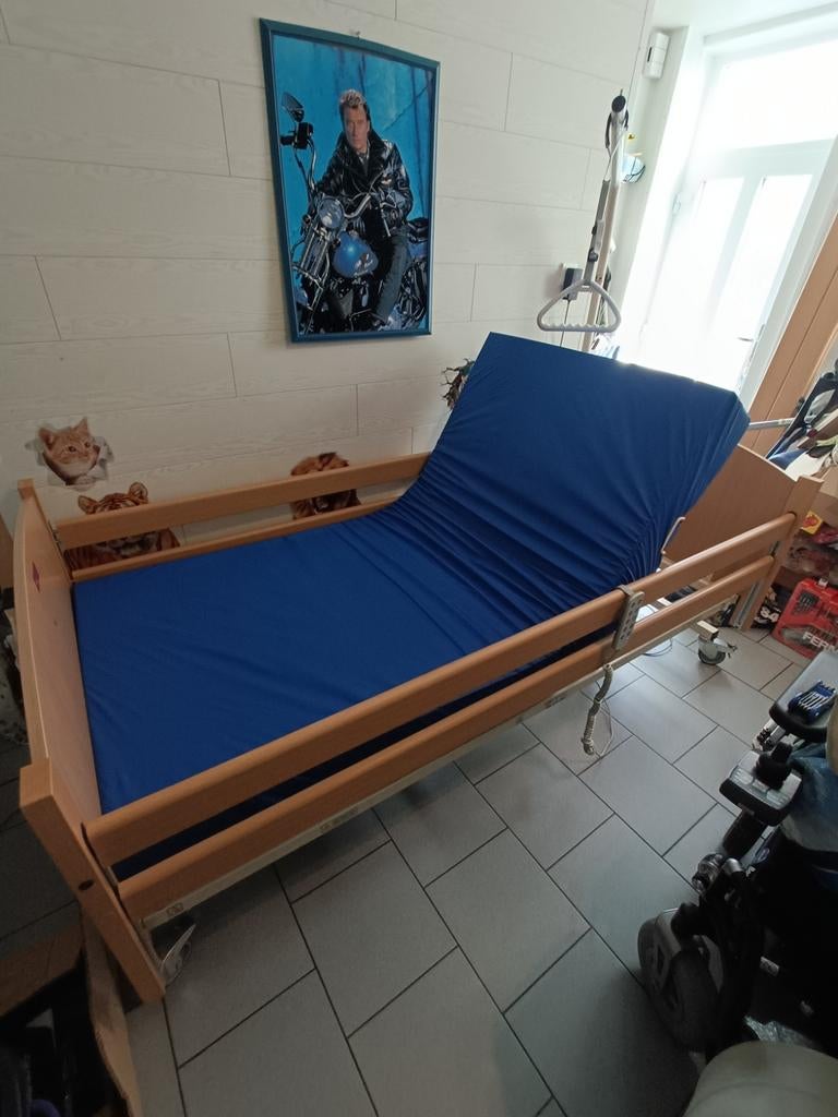Lit médical médicalisé électrique comme à l'hôpital Nikel, Diversen, Ophalen