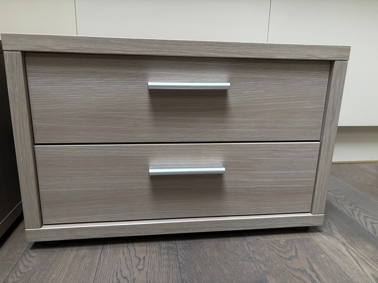 2 grijze eikenhouten nachtkastjes, Ophalen, Zo goed als nieuw, Eikenhout
