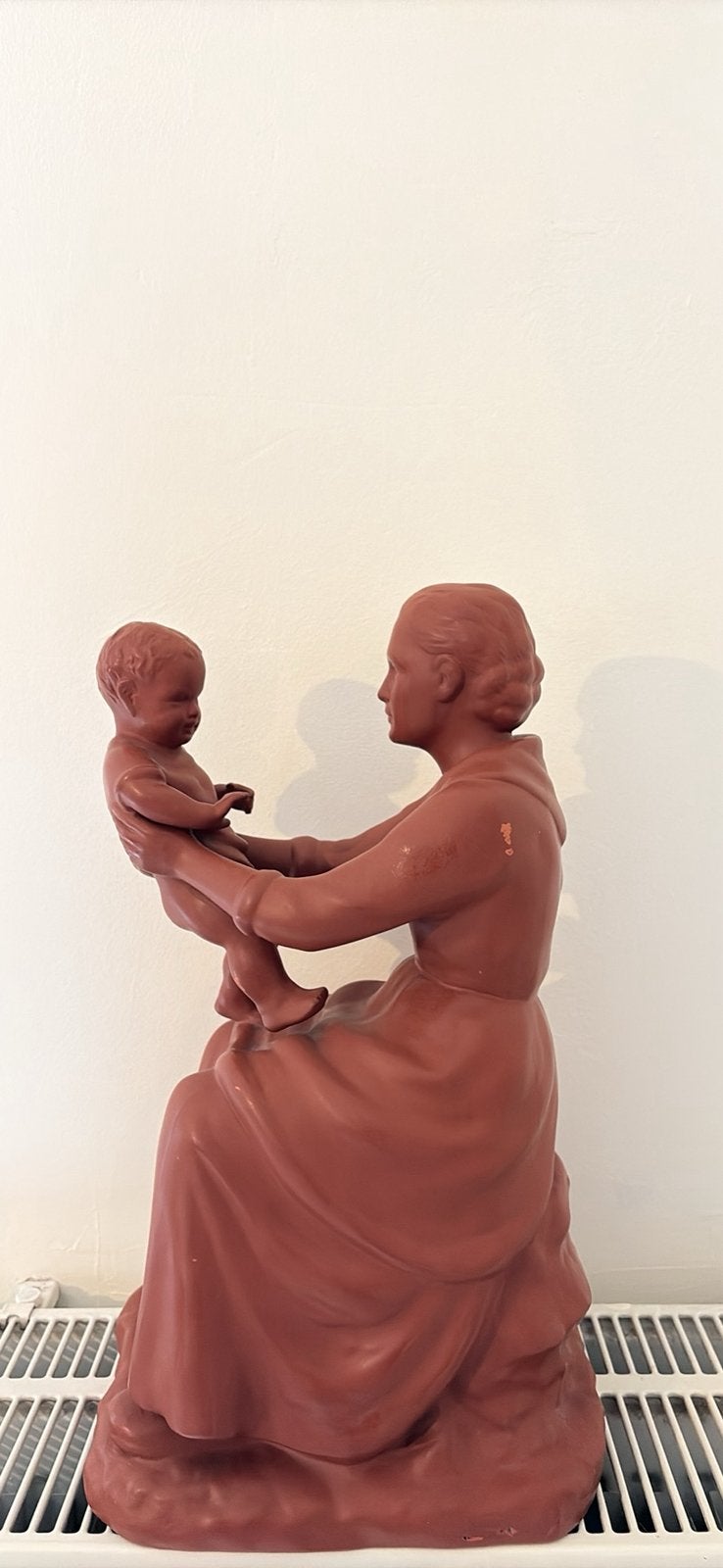 Sculpture Art Déco Terre Cuite Maternité Mère Enfant 36 cm, Antiquités & Art, Art | Sculptures & Bois, Enlèvement ou Envoi, Autres matériaux