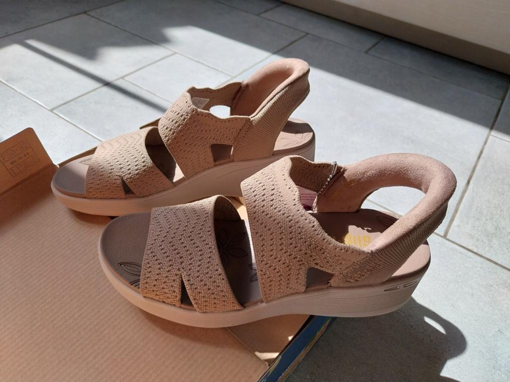 Sandalen slip in van sketchers maat 39 (nieuw)(potk), Ophalen