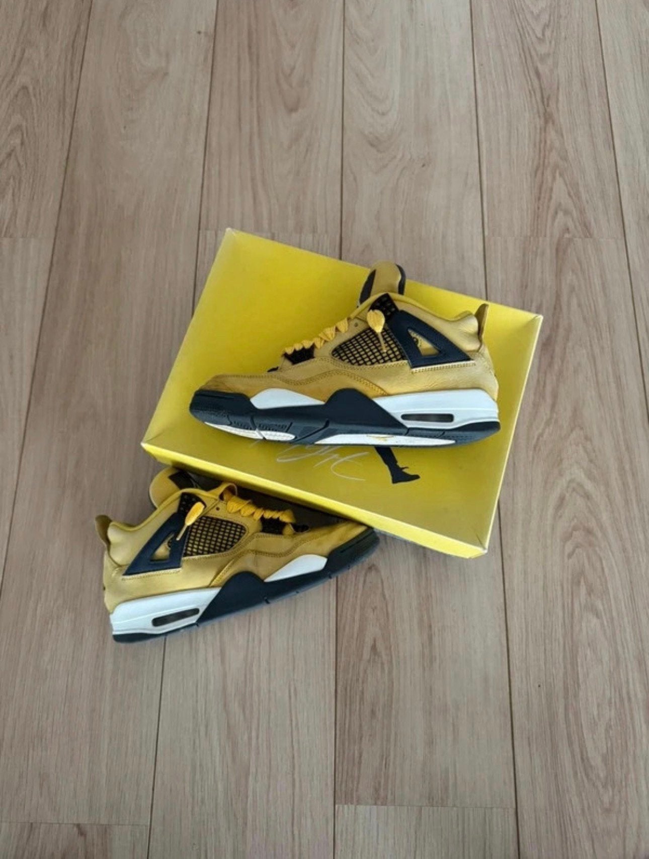 Jordan 4 lightning, Kleding | Heren, Overige kleuren, Ophalen of Verzenden, Sneakers, Gedragen
