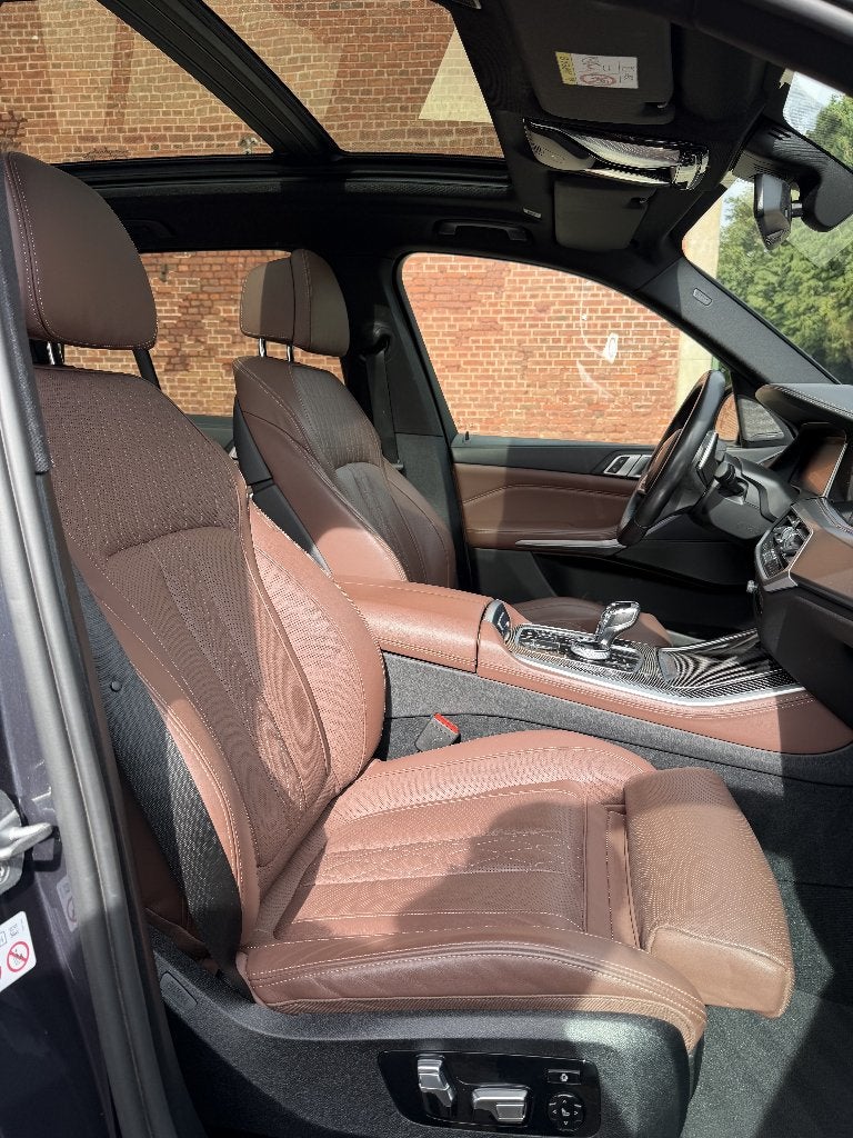 BMW X5 45E M sport Full Option / SKY LOUNGE / MASSAGE / BTW, Automaat, Dealer onderhouden, Overige kleuren, Leder