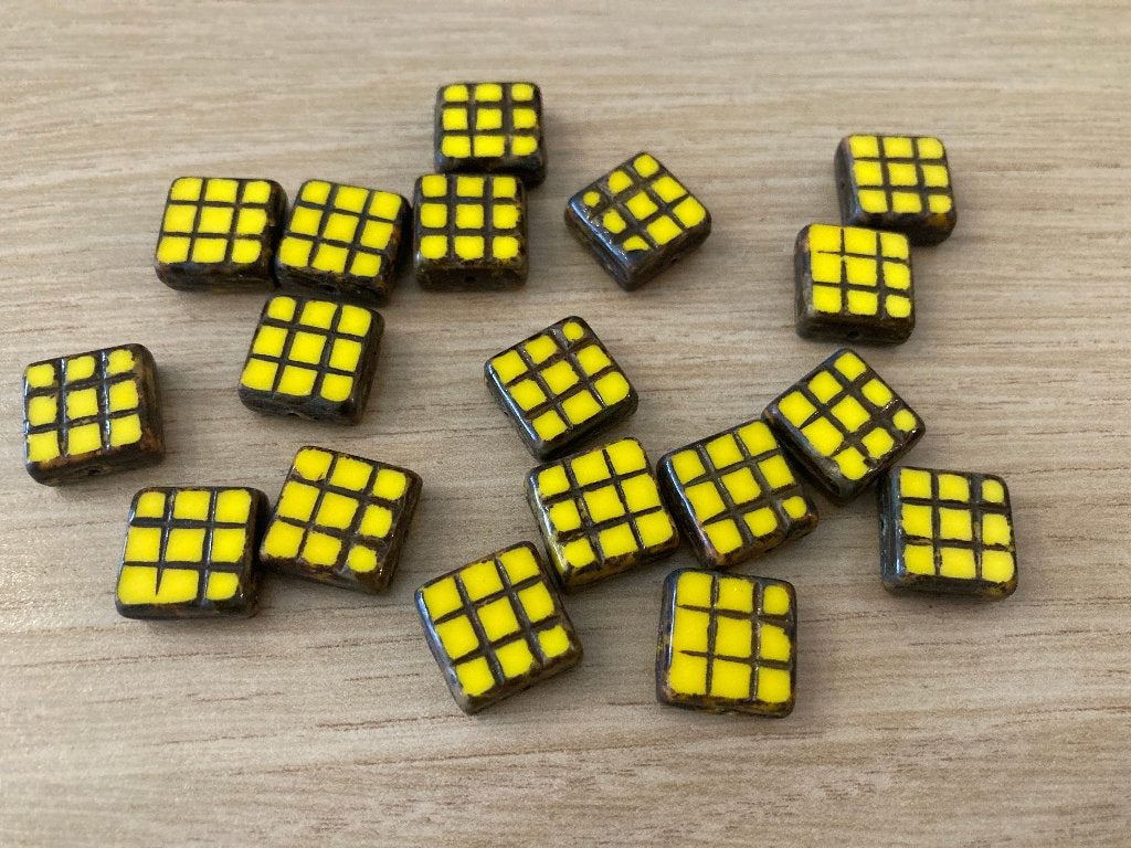 Glaskralen Tsjechië vierkant 13x6 mm geel - 18 stuks, Ophalen of Verzenden, Nieuw, Kraal