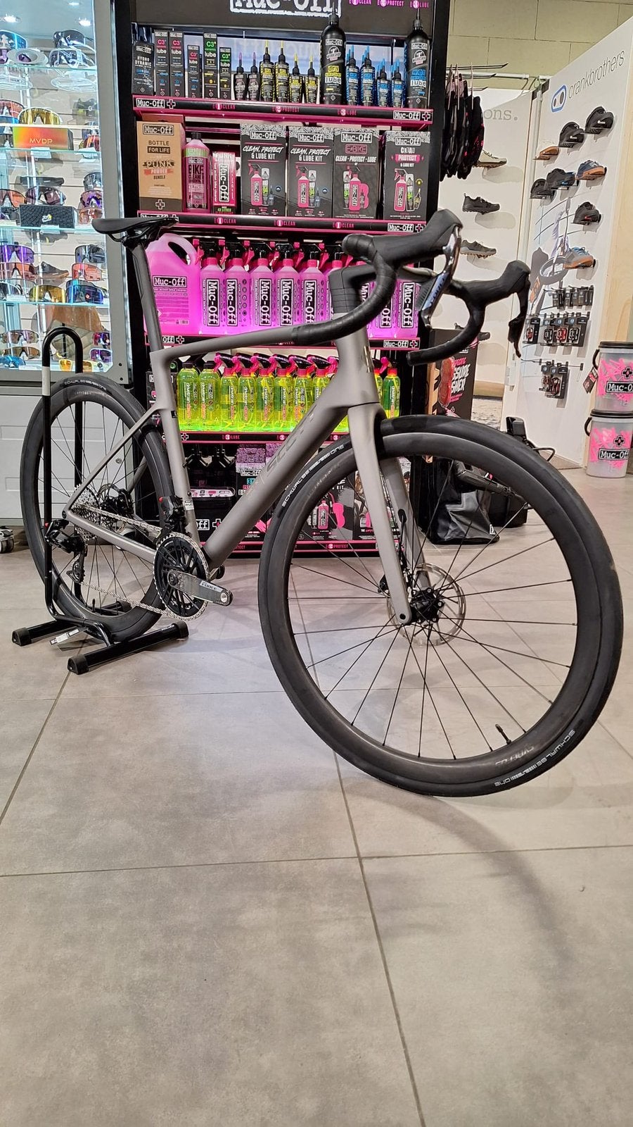 SCOTT ADDICT RC TEAM SRAM FORCE 6,9kg!, Vélos & Vélomoteurs, Vélos | Vélos de course, Enlèvement, Neuf
