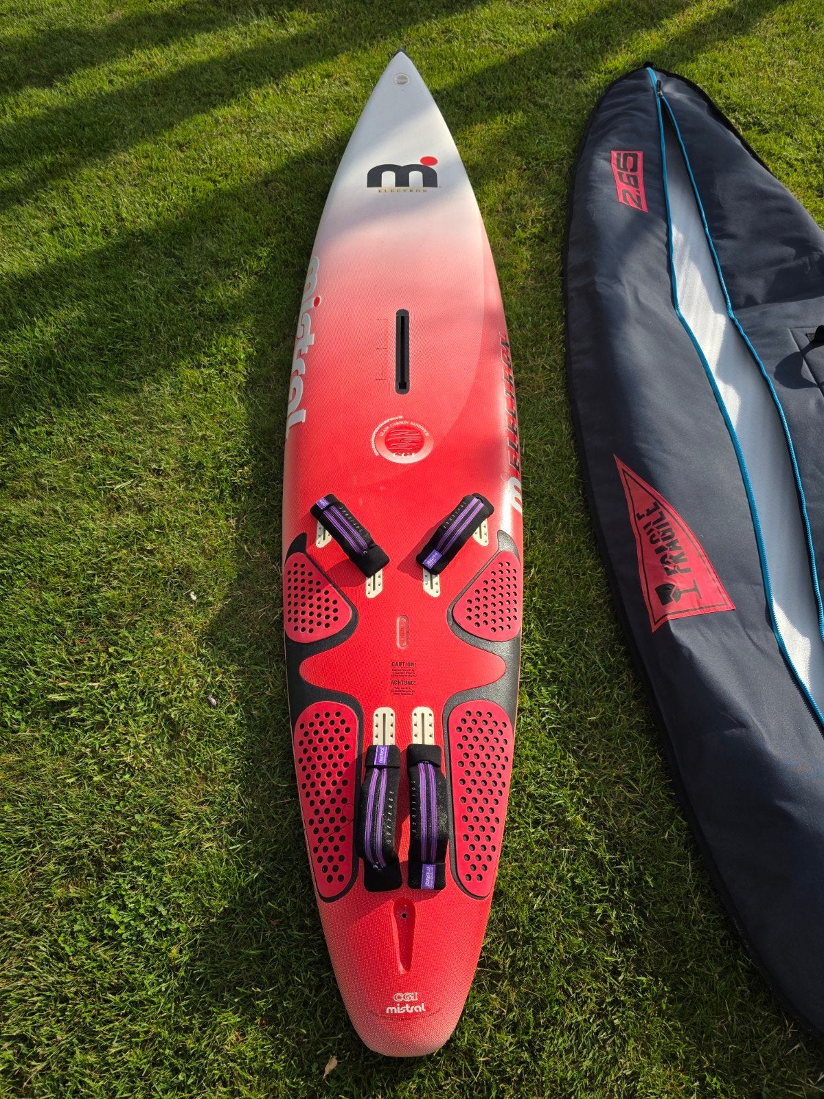 Mistral Electron 263 cm et 88 litres en parfait état !, Mistral, Avec sac de transport, Planche, Comme neuf