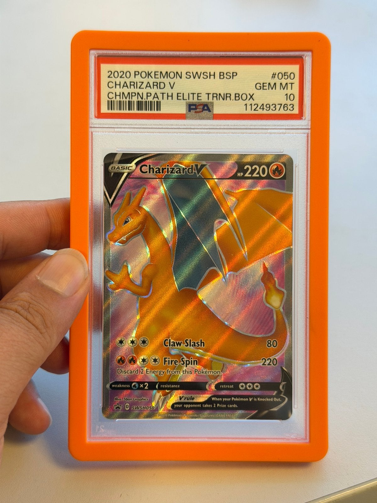 Bavoir Charizard V SWSH050 classé PSA 10 2020 Promo + Bumper, Enlèvement ou Envoi, Neuf, Cartes en vrac, Foil