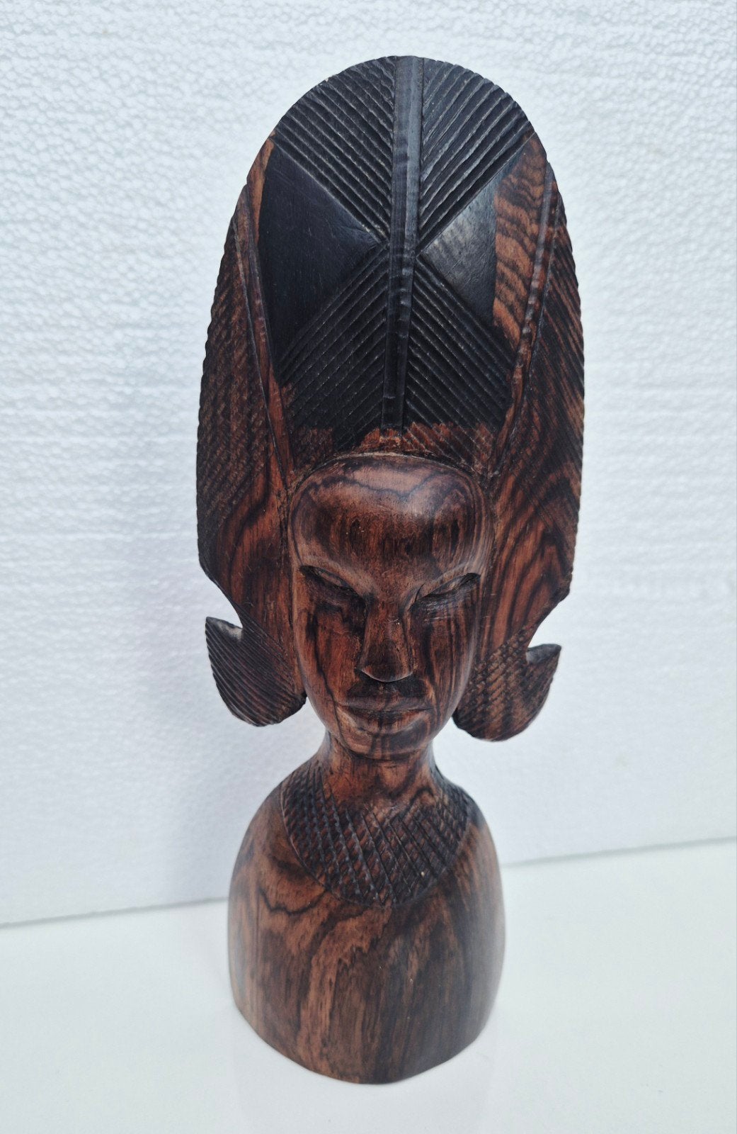 Vintage Afrikaans houten beeld – Handgesneden vrouwenbuste, Antiek en Kunst, Kunst | Beelden en Houtsnijwerken, Beeld, Hout, Vrouw