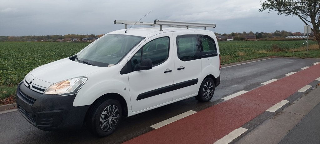 Citroen Berlingo  1.6 VTi Feel - GARANTIE 1 AN - 26700 KM !!, Auto's, Stof, 72 kW, Wit, Berlingo