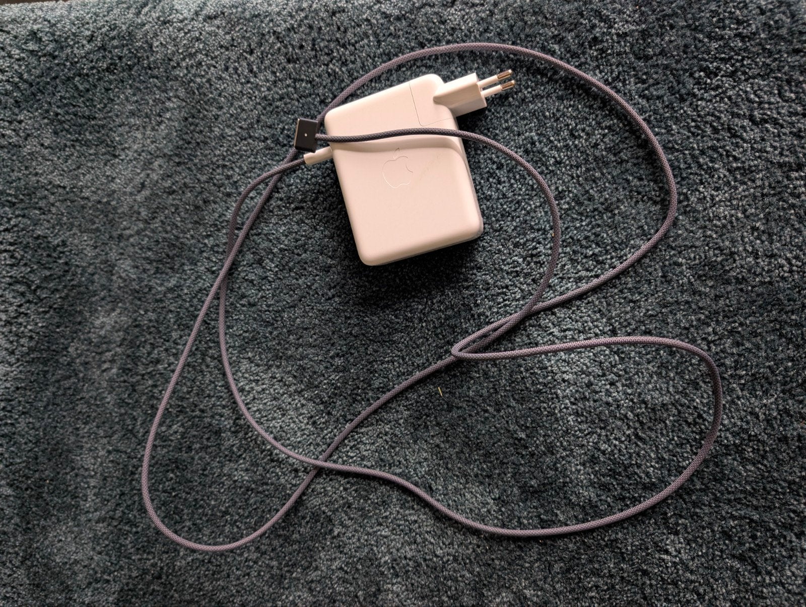 apple usb c 140w + MagSafe 3, Computers en Software, Ophalen of Verzenden, Zo goed als nieuw