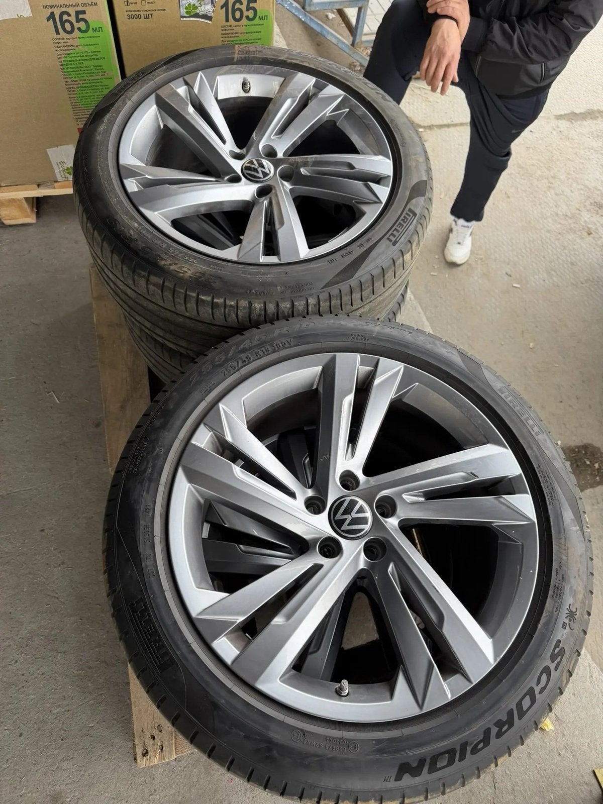jantes Tiguan 19 pouce avec pneus VW d'origine 255/45R19, Enlèvement, 19 pouces, Pneus été, Pneus et Jantes