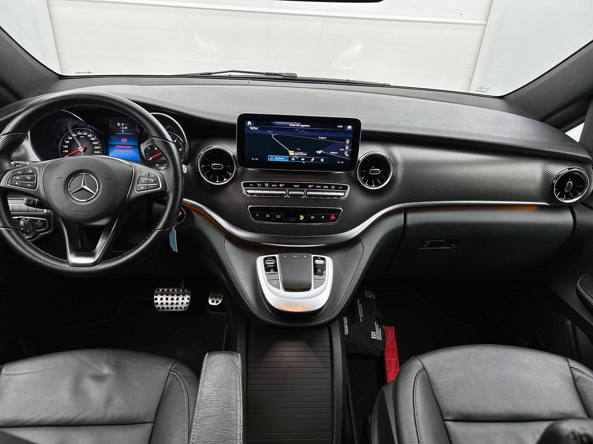 Mercedes-Benz V-Klasse 250 D L2 9G-TRONIC Avantgarde | Night, Automaat, 4 deurs, Gebruikt, Zwart