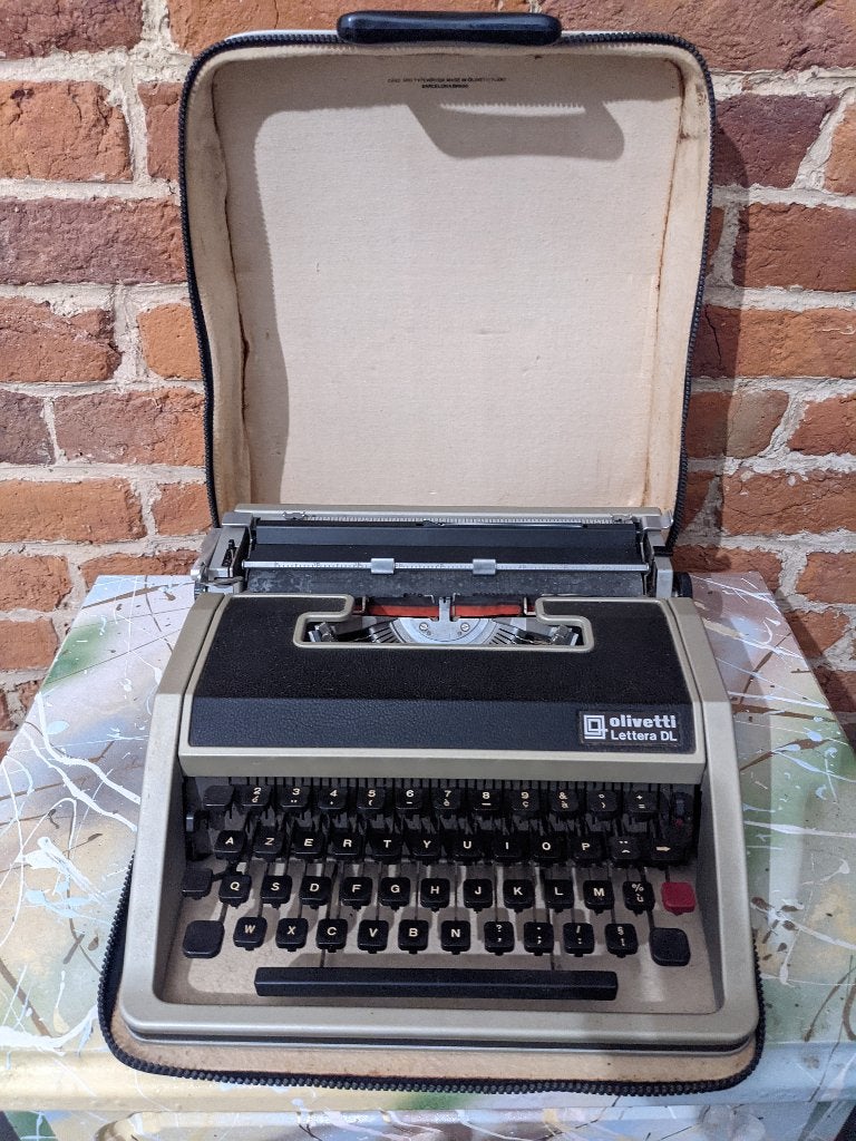 Machine à écrire Vintage Olivetti Lettera DL, Enlèvement ou Envoi