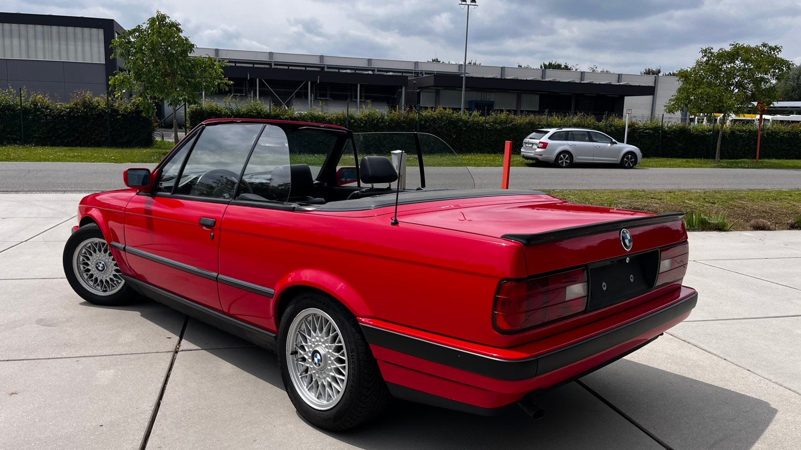 BMW 318i cabriolet dans son état d'origine., Achat, Cabriolet, Boîte manuelle, Noir