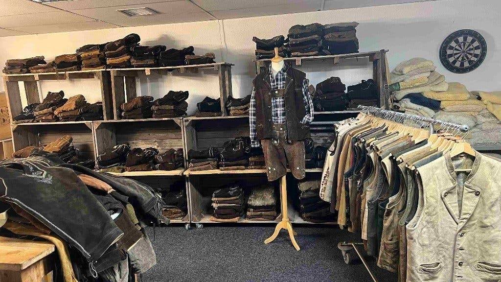 ORIGINELE LEDERHOSEN NU VANAF 20 EURO, Enlèvement ou Envoi, Comme neuf, Autres tailles, DJT