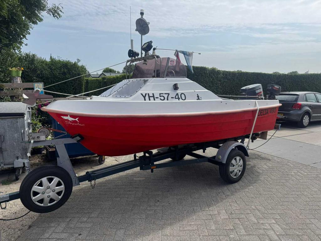 Delta 490 Polyester consoleboot met buitenboordmotor, Watersport en Boten, Vis- en Consoleboten, Gebruikt, Overige brandstoffen