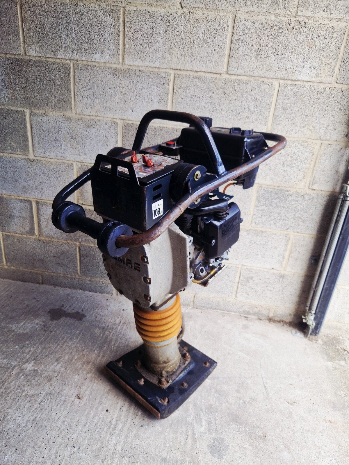 Pilonneuse Honda GX100, Bomag, Jardin & Terrasse, Outils à main, Enlèvement