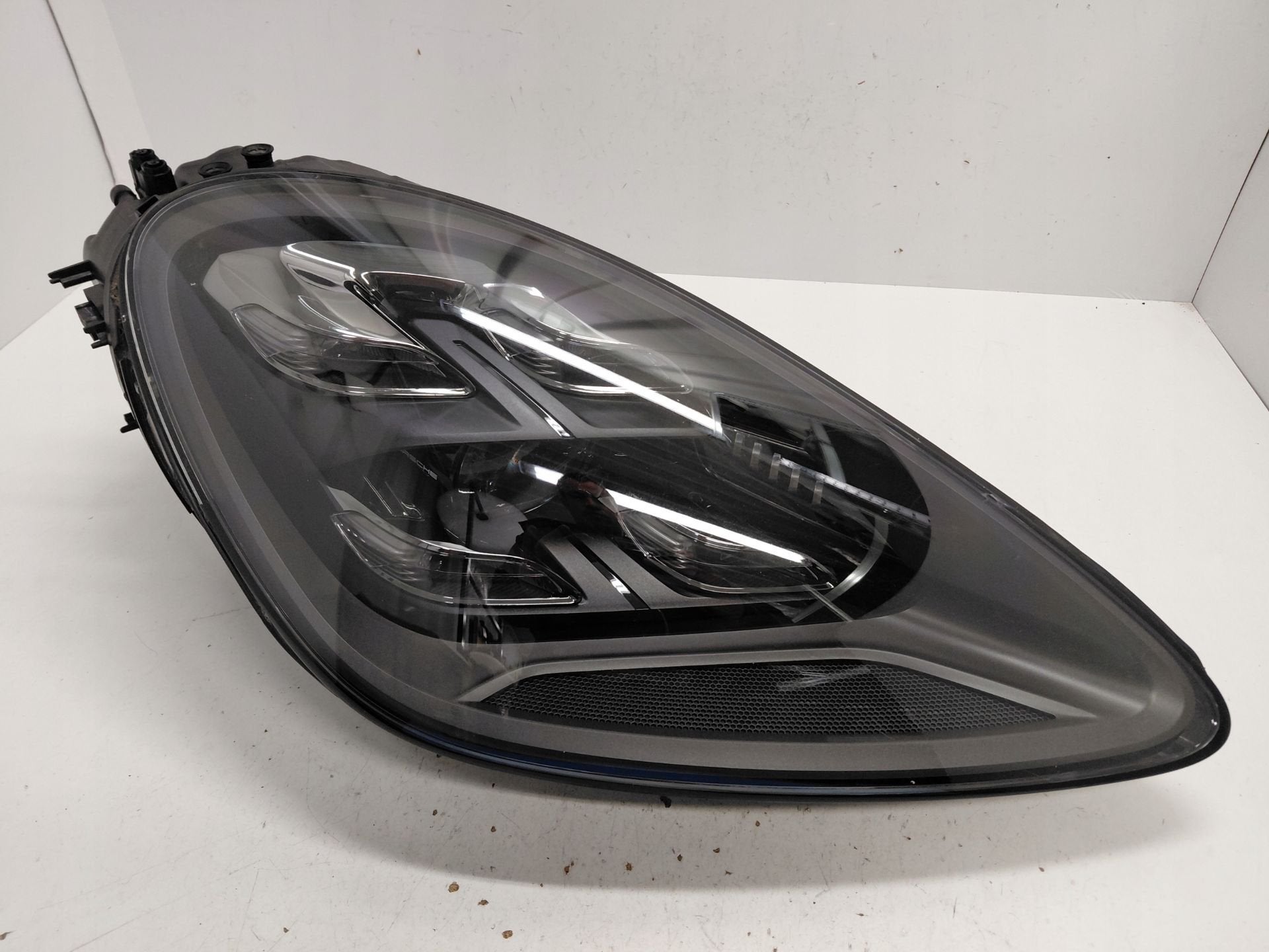Porsche Cayenne Koplamp 9Y0941036J, Gebruikt, Porscheplatz 1
70435  Stuttgart, DE, Porsche, Info@porsche.de
