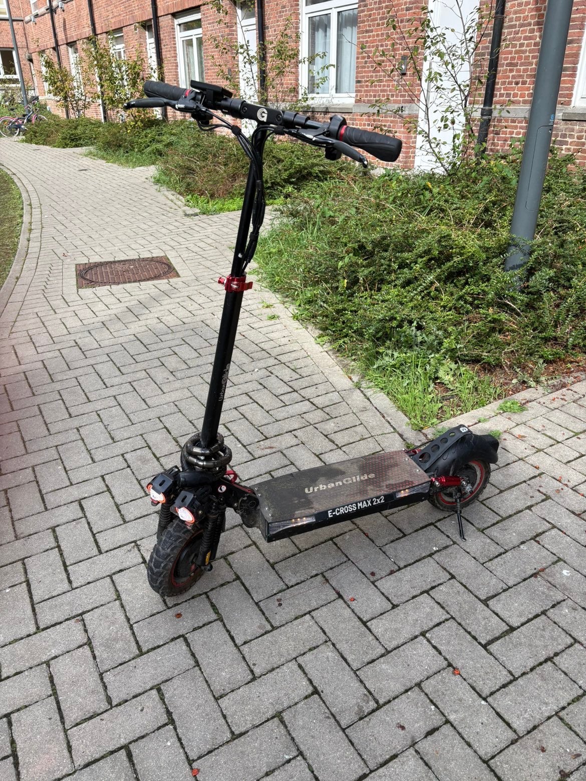 Trottinettes électrique urban glide e-cross max 2x2, Enlèvement, Comme neuf