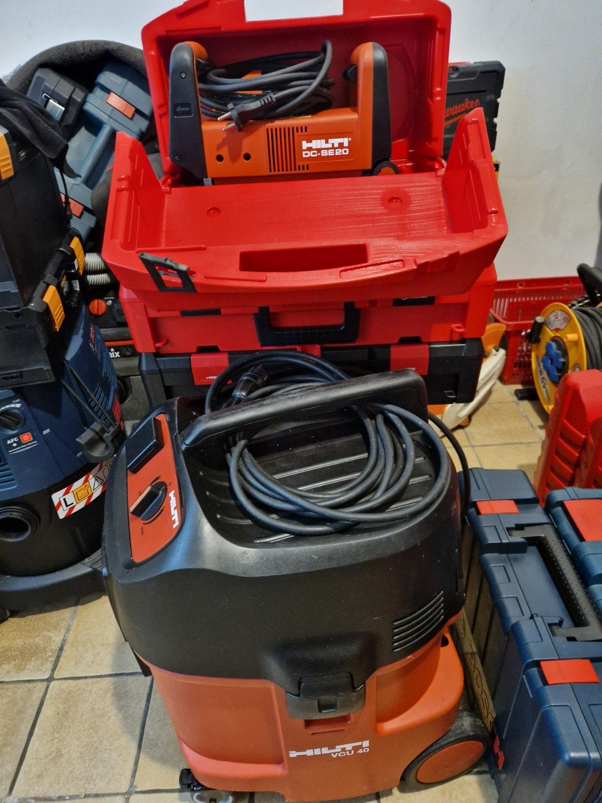 Hilti rainureuse + Aspirateur, Bricolage & Construction, Enlèvement
