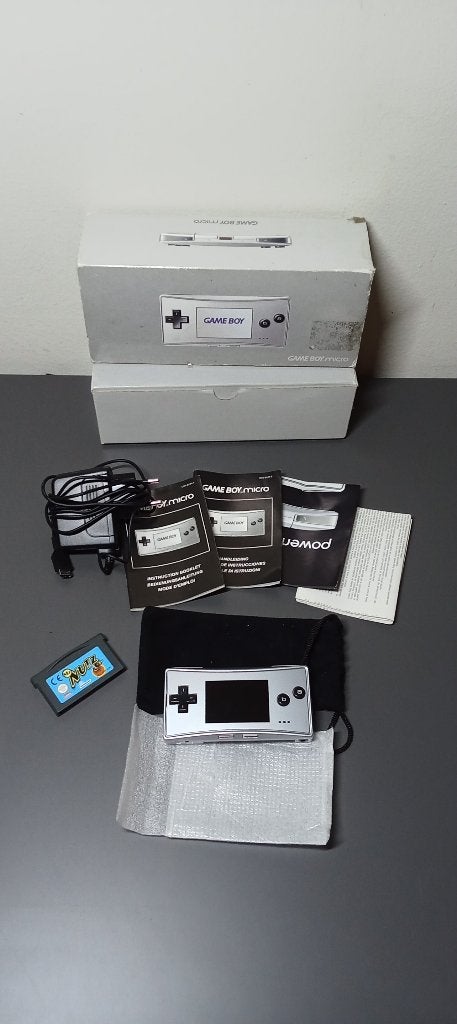 Game Boy Micro en boîte – État clinique – Complet + jeu, Consoles de jeu & Jeux vidéo, Jeux | Nintendo Game Boy, Enlèvement ou Envoi