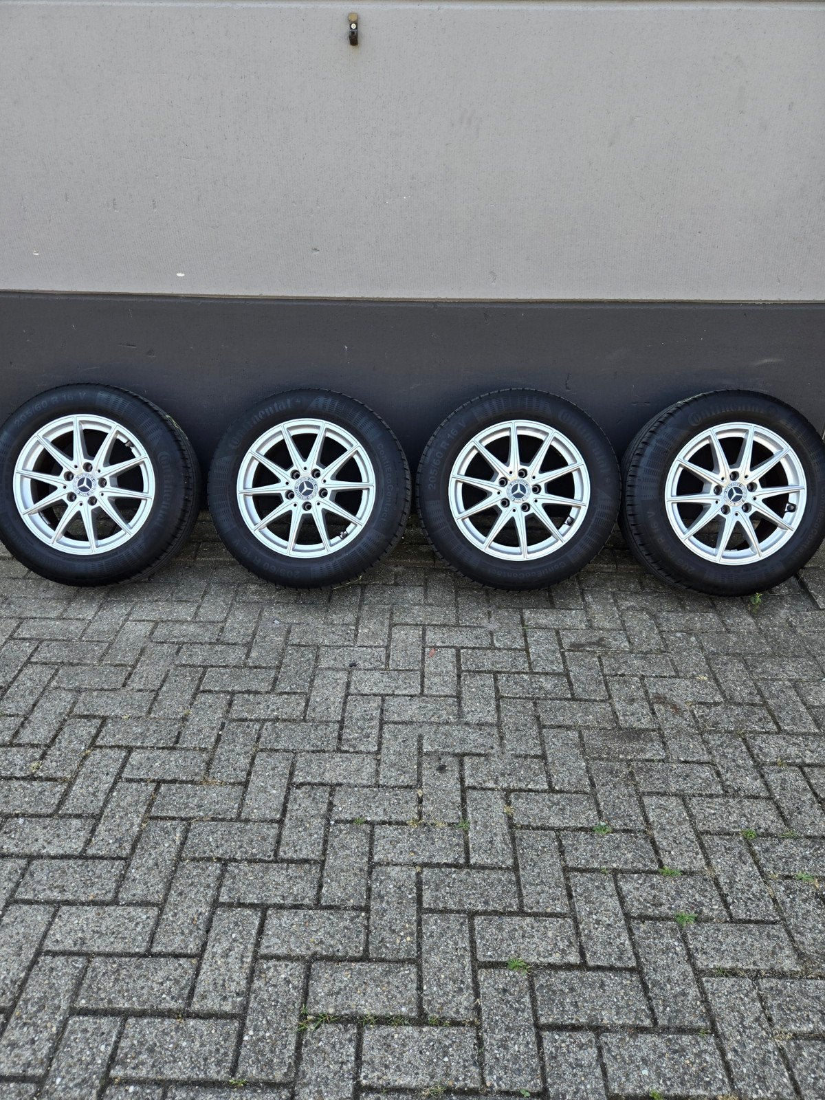 ensemble de jantes Mercedes 16 pouces. très bon état, Autos : Pièces & Accessoires, Pneus & Jantes, Pneus et Jantes, Enlèvement ou Envoi