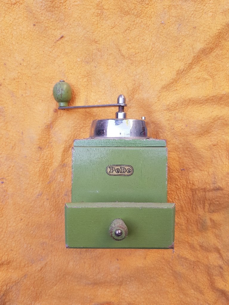 2 Moulins à café, Enlèvement