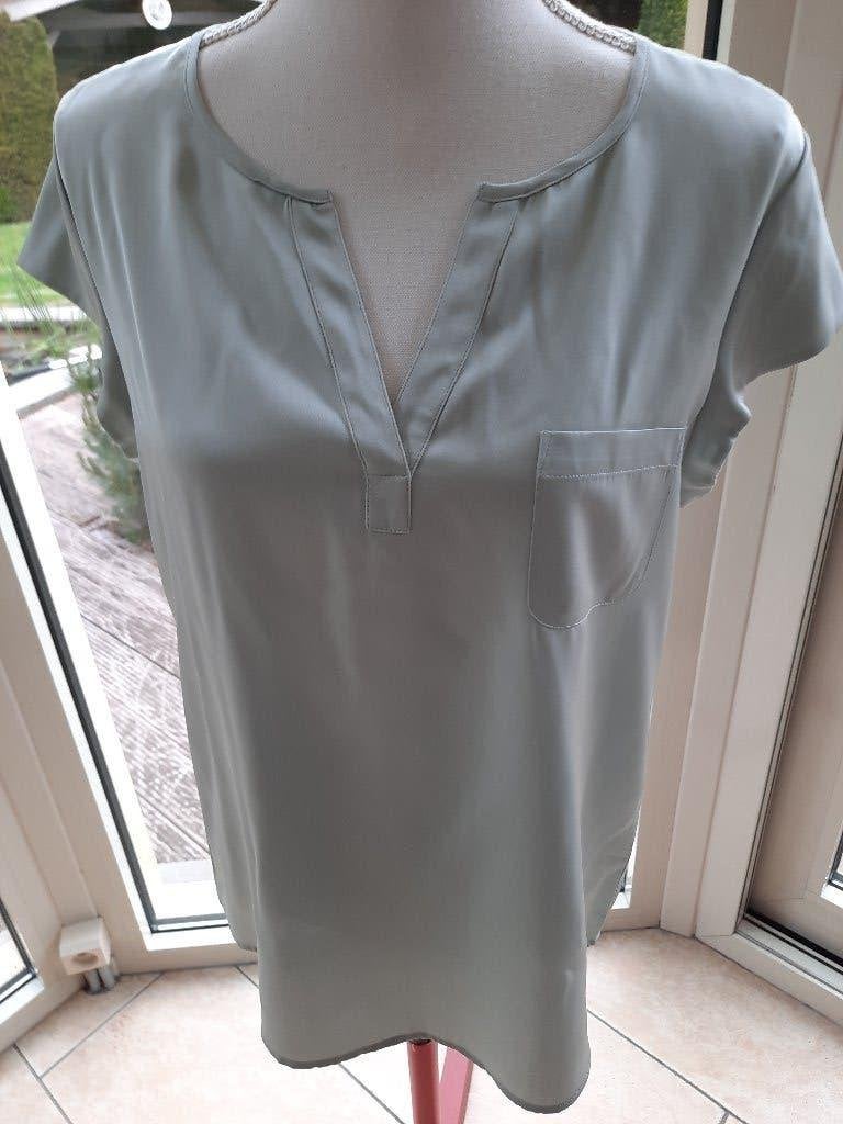 Stijlvolle top REPEAT - 40, Kleding | Dames, Verzenden, Zo goed als nieuw, Groen, Maat 38/40 (M)