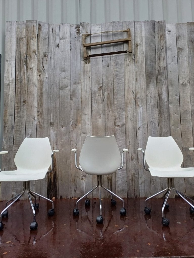 Kartell Maui stoel door Vico Magistretti (14 op voorraad), Gebruikt, Overige materialen, Vijf, Zes of meer stoelen, Rood