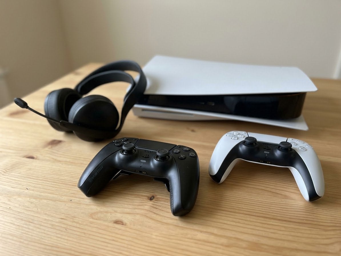 PLAYSTATION 5 SLIM + ACCESSOIRES PRO & ELITE, Ophalen, Zo goed als nieuw, Playstation 5