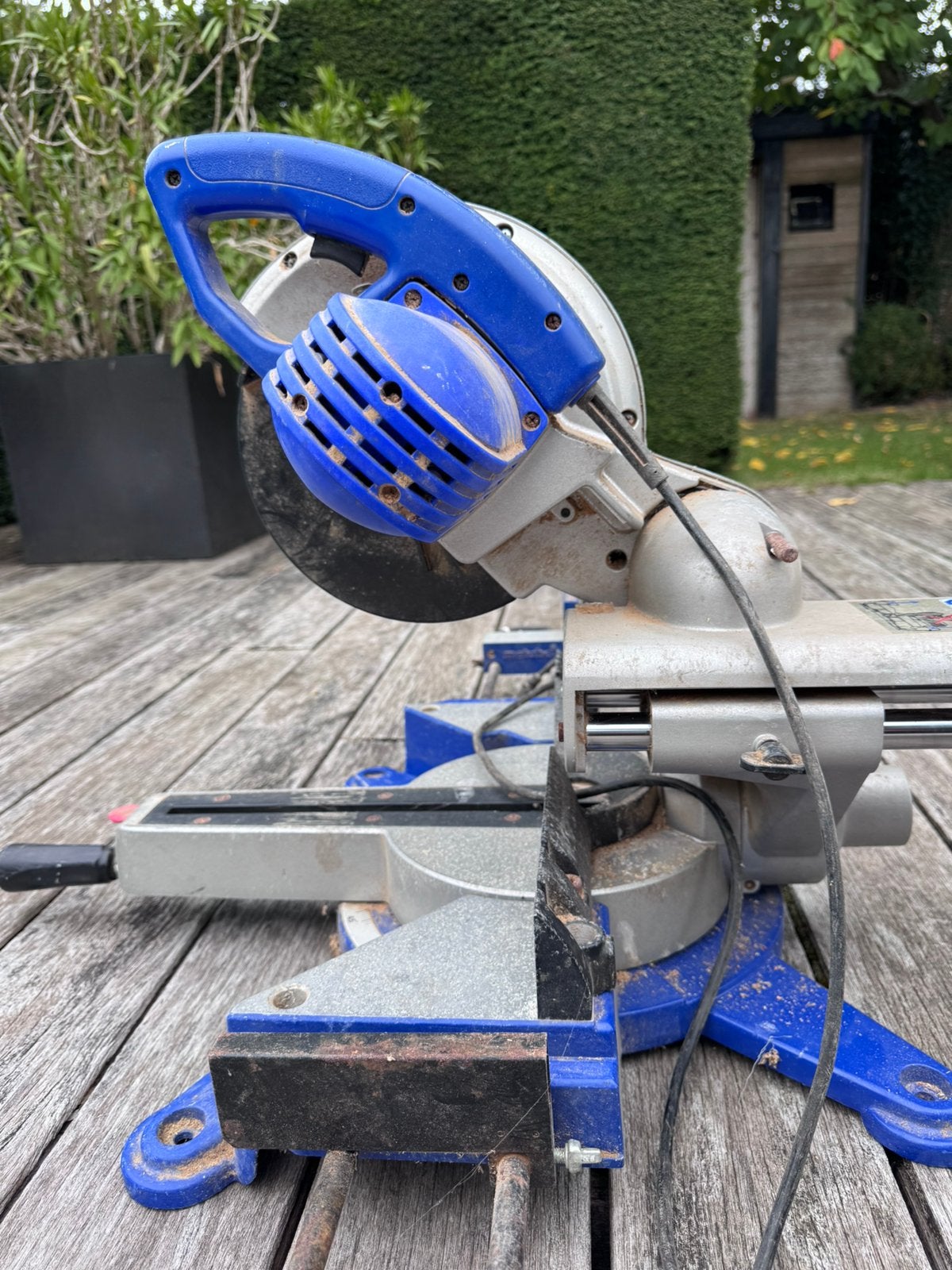 Scie à tronçonner et à onglets Metabo KGS 255 Plus, Enlèvement, Utilisé, Scie à onglet