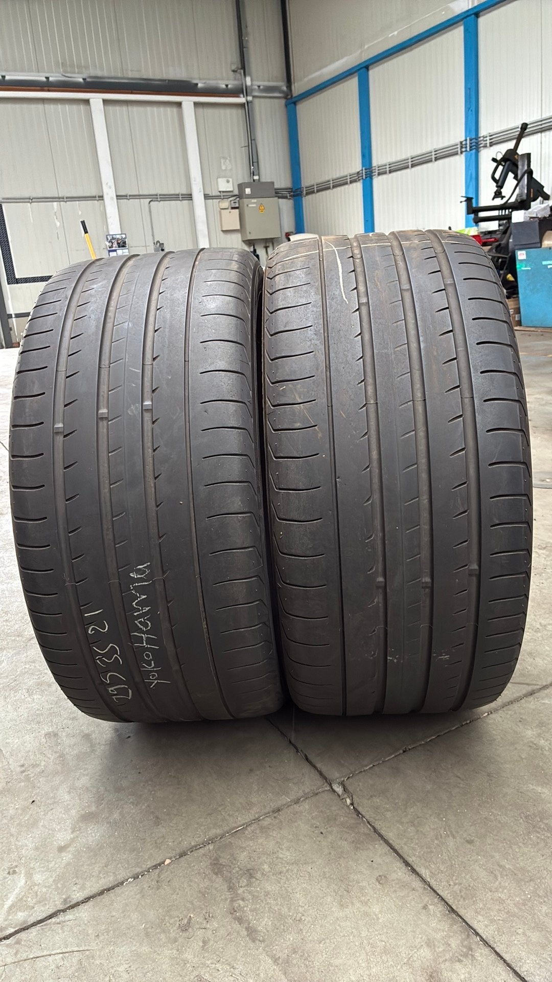 Pneus d'été 2953521 295/35/21 295/35R21 la marque YOKOHAMA, Enlèvement