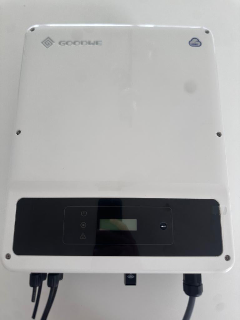 Omvormer Goodwe GW5000D-NS, Doe-het-zelf en Bouw, Ophalen, Zo goed als nieuw, Compleet systeem