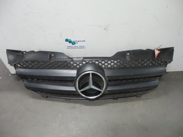 Calandre d'un Mercedes Sprinter (Sprinter 00-), 3 mois de garantie, Utilisé, -, -