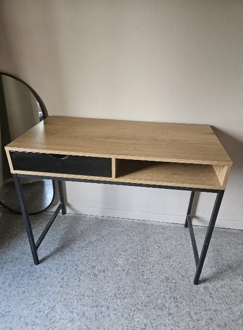 Bureau te koop, Enlèvement, Comme neuf, Jysk, Noir