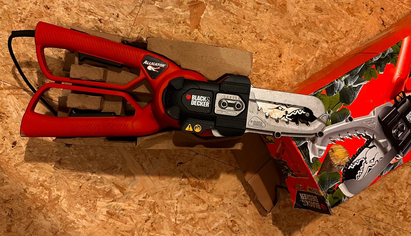 Black & Decker GK 1000 Alligator Elkt snoeizaag 550 w.55 €, Tuin en Terras, Handzagen, Nieuw, Ophalen