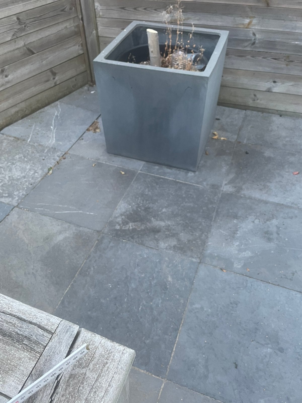 Bloempot grijs, Tuin en Terras, Bloempotten, Ophalen, Gebruikt, Vierkant, Beton